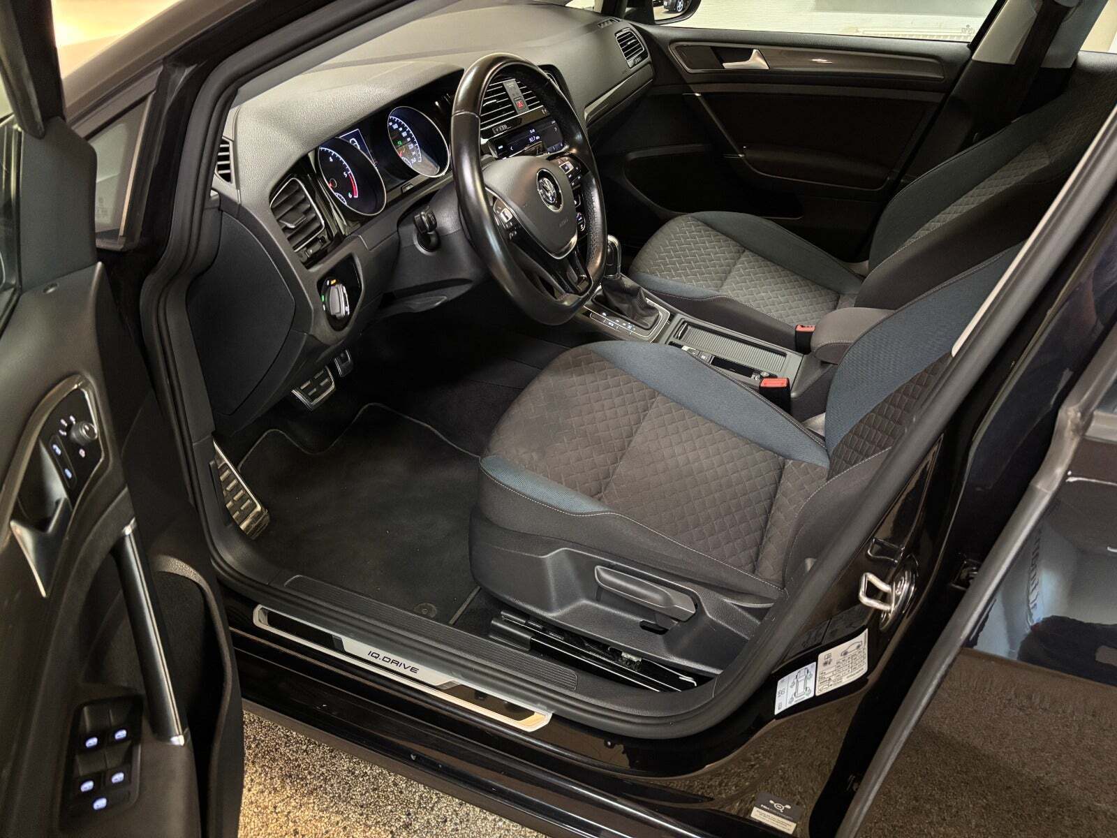 VW Golf VII 1,6 TDi 115 IQ.Drive DSG