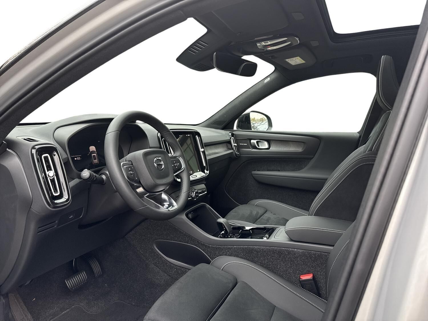 Volvo EX40 Extended Range Black Edition