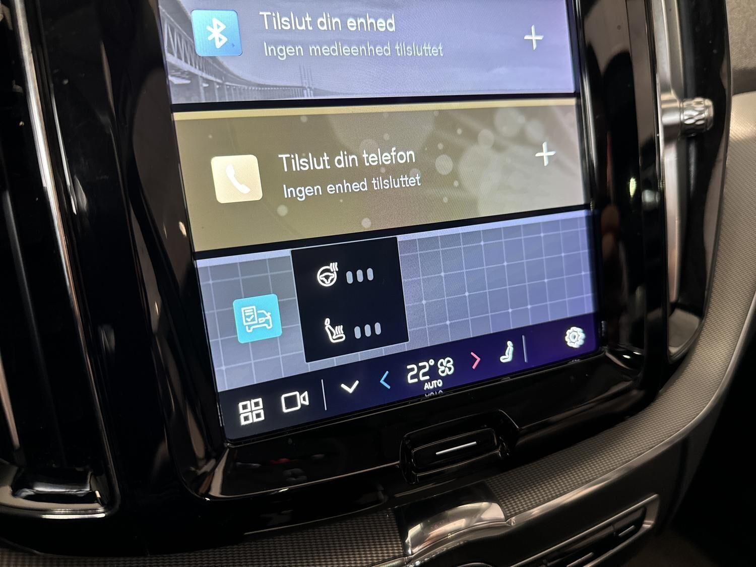 Sølv Volvo XC60 fra 2023