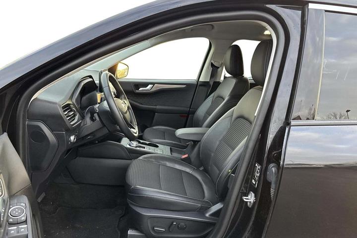 Sort Ford Kuga fra 2021