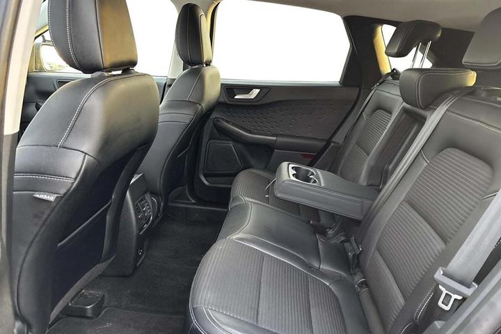 Sort Ford Kuga fra 2021