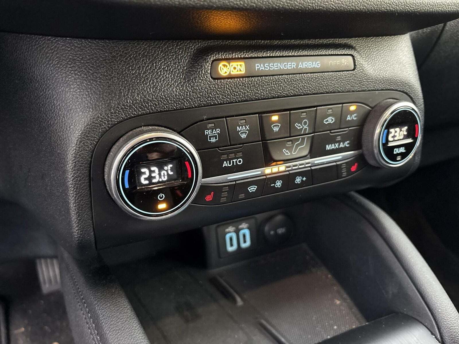 Sort Ford Kuga fra 2021