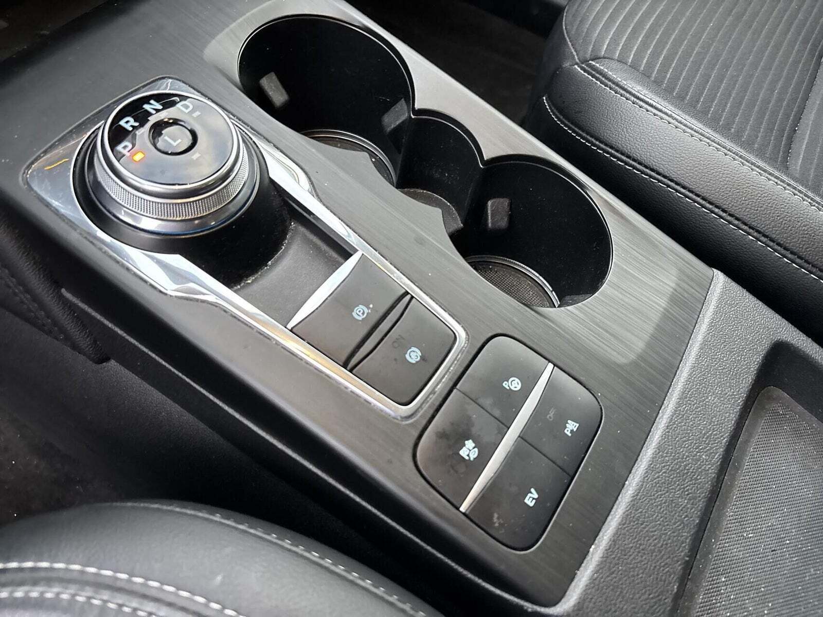 Sort Ford Kuga fra 2021