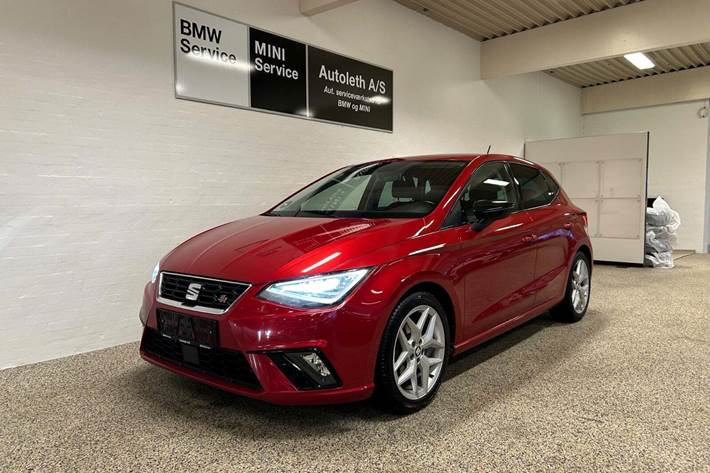Rød Seat Ibiza fra 2018 set udefra