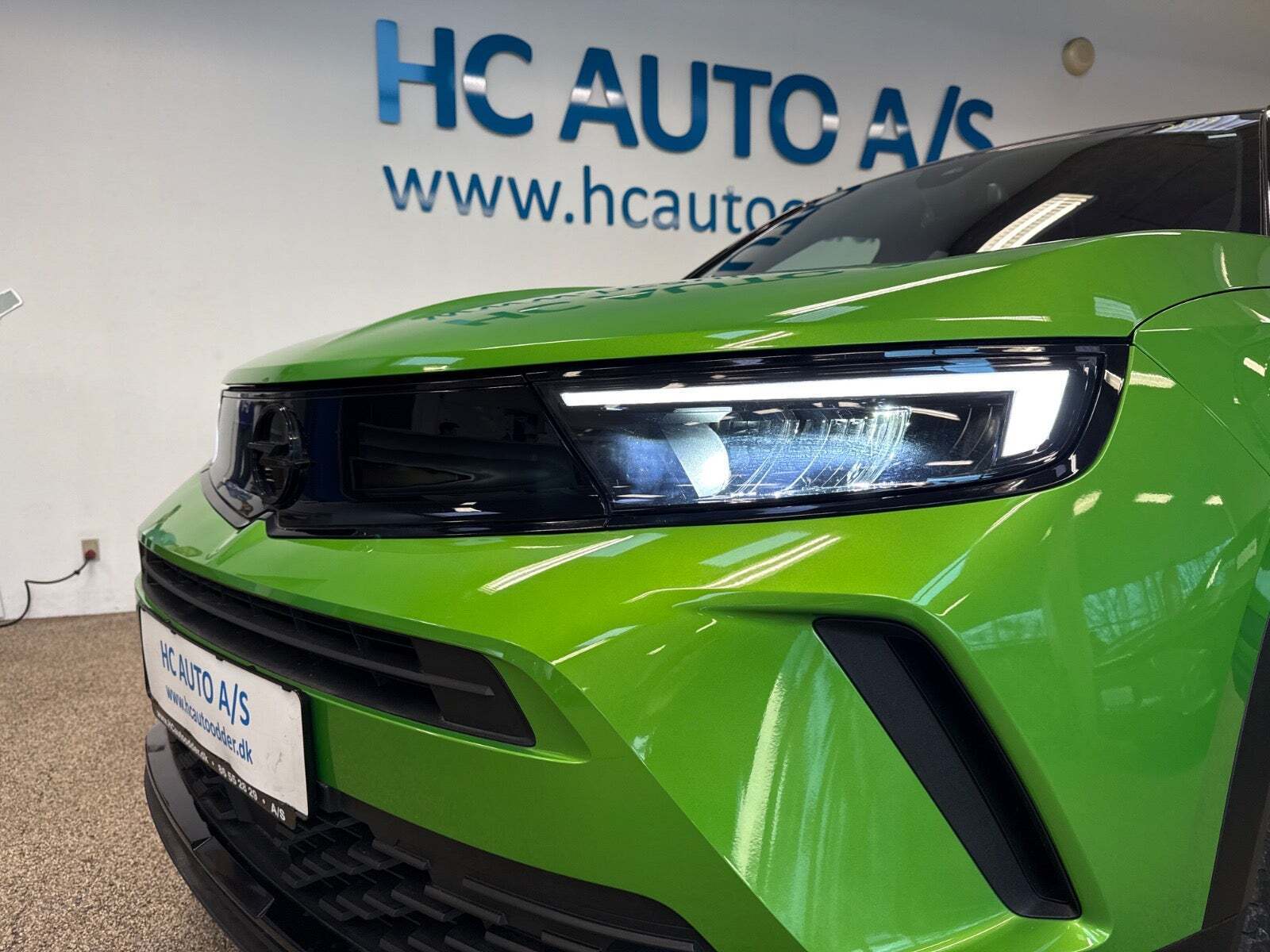 Grøn Opel Mokka-e fra 2023