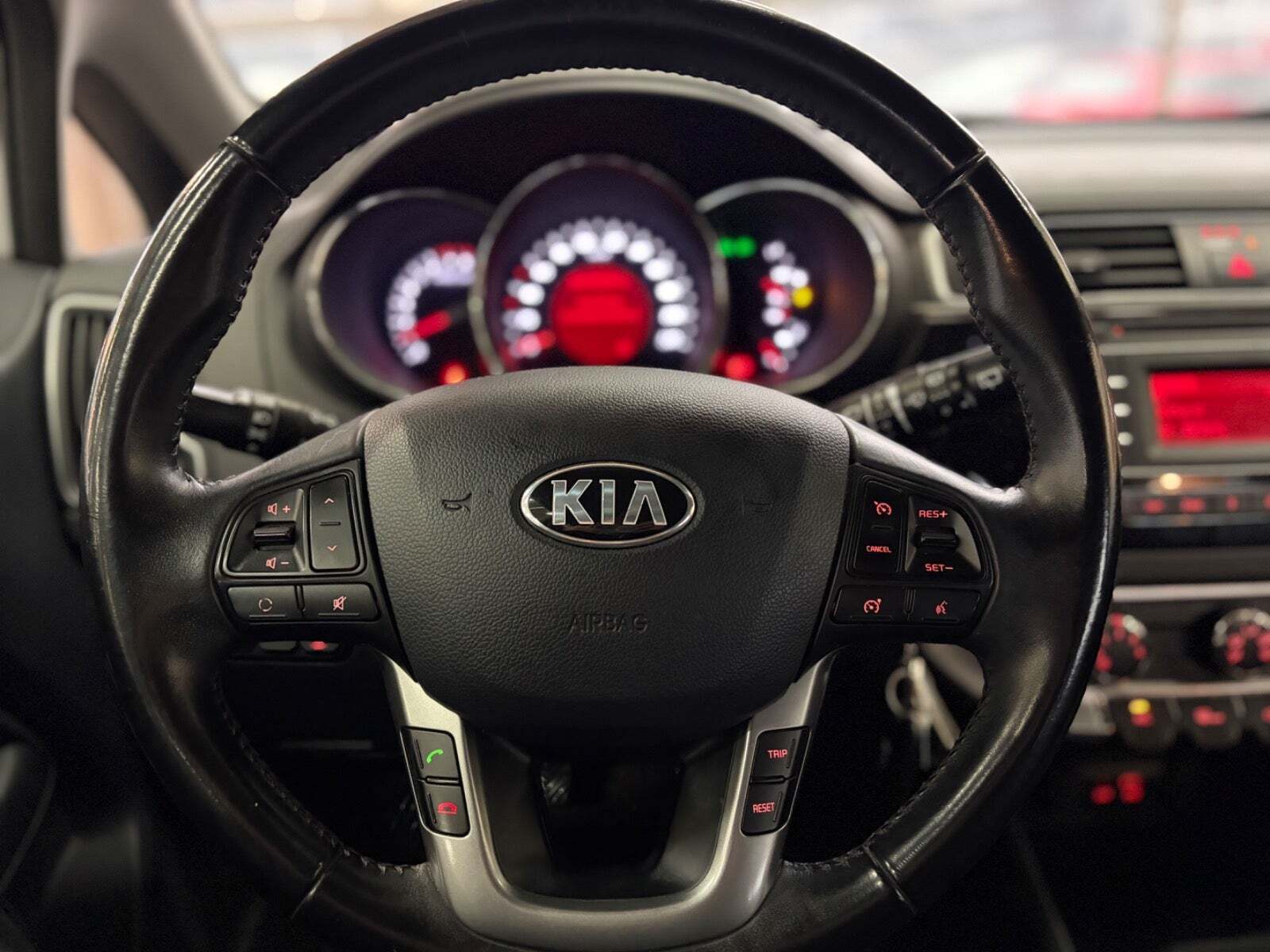 Hvid Kia Rio fra 2015