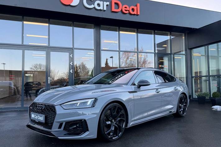 Grå Audi RS5 fra 2019