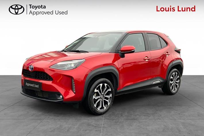 Rød Toyota Yaris Cross fra 2022 set udefra