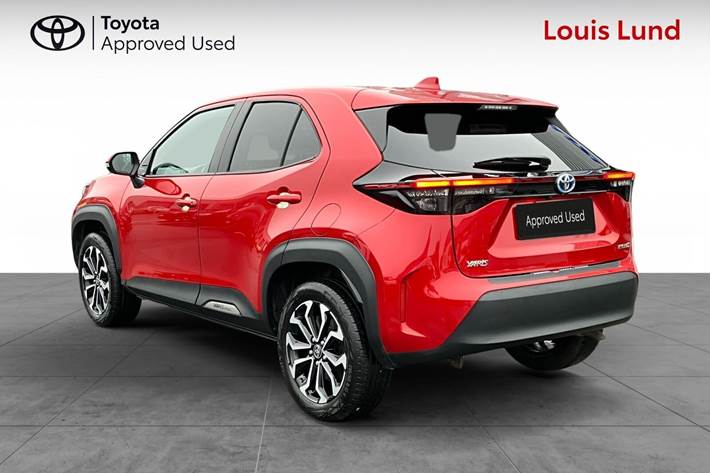 Rød Toyota Yaris Cross fra 2022