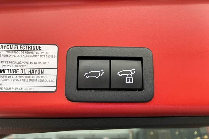 Rød Toyota Yaris Cross fra 2022