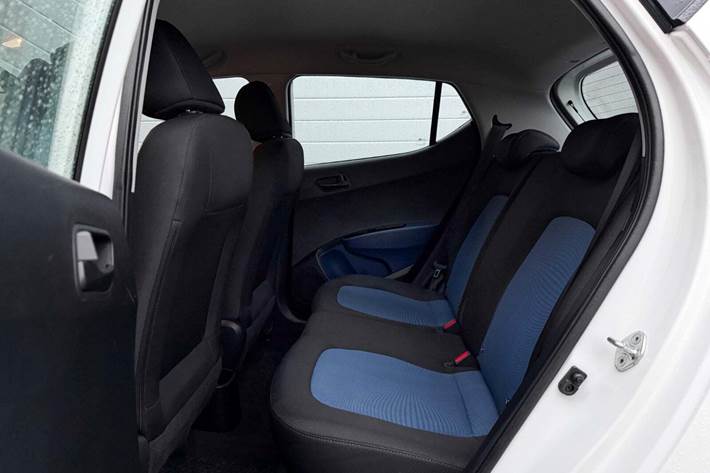 Hvid Hyundai i10 fra 2016