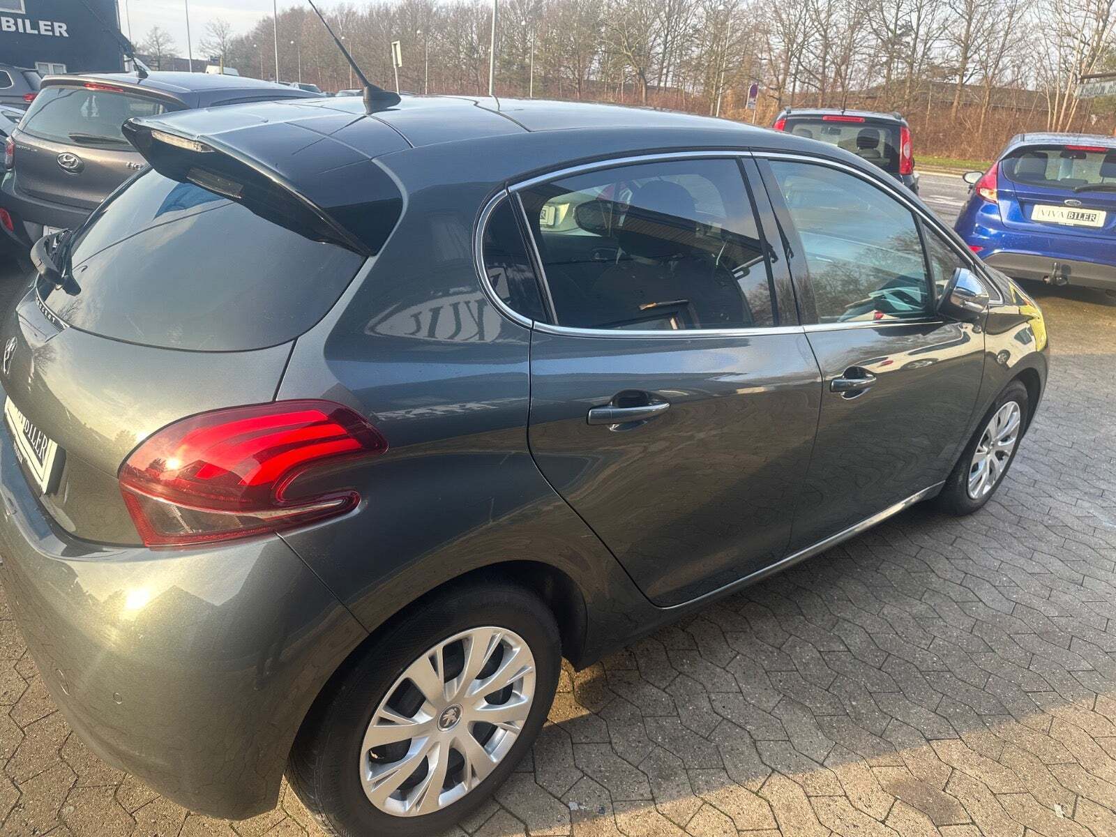 Peugeot 208 1,6 BlueHDi 100 Allure Sky