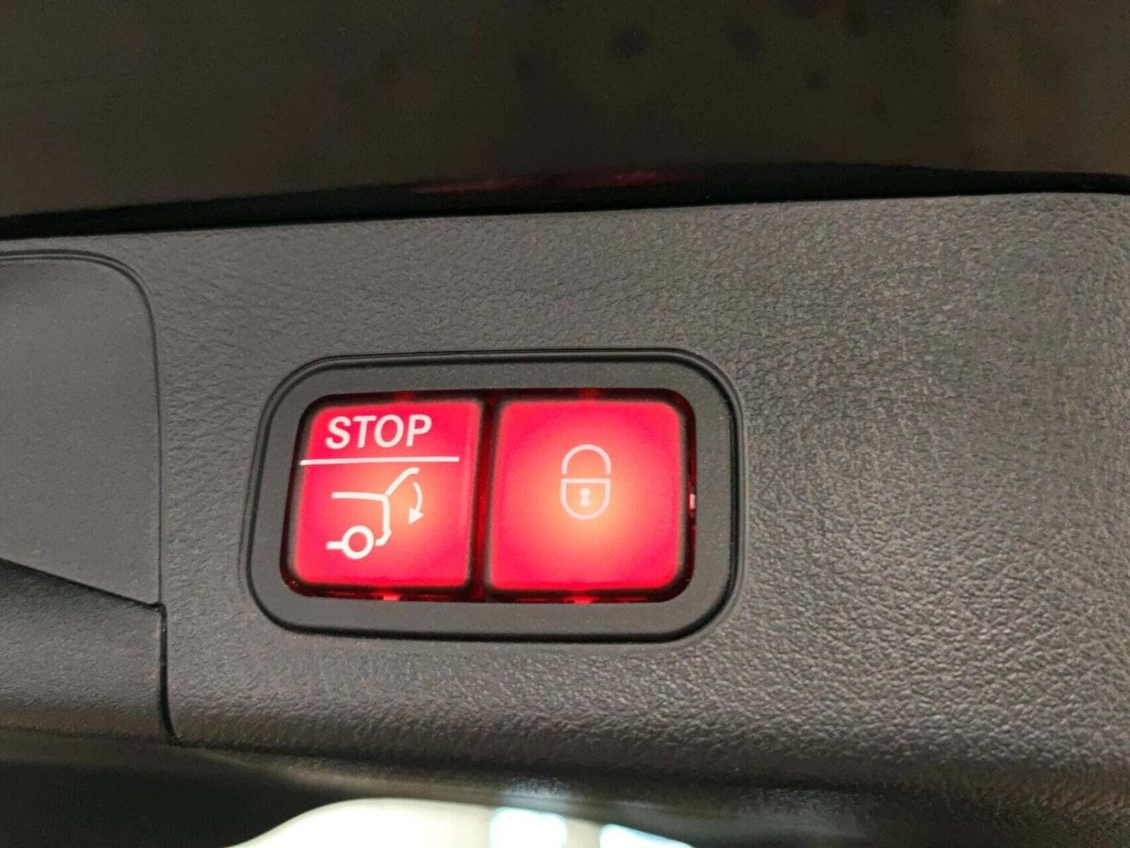 Sort Mercedes EQB250 fra 2022