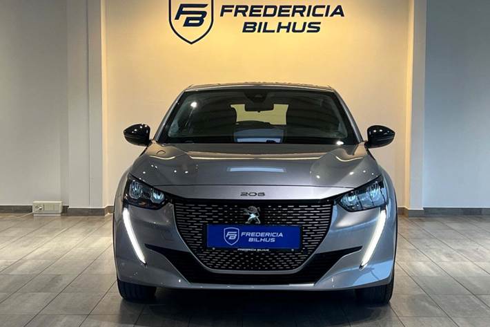 Grå Peugeot e-208 fra 2022