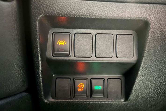 Sort Nissan Qashqai fra 2018