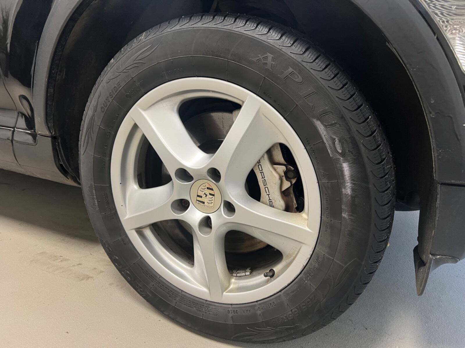 Sort Porsche Cayenne S fra 2004