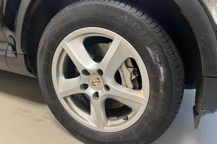 Sort Porsche Cayenne S fra 2004