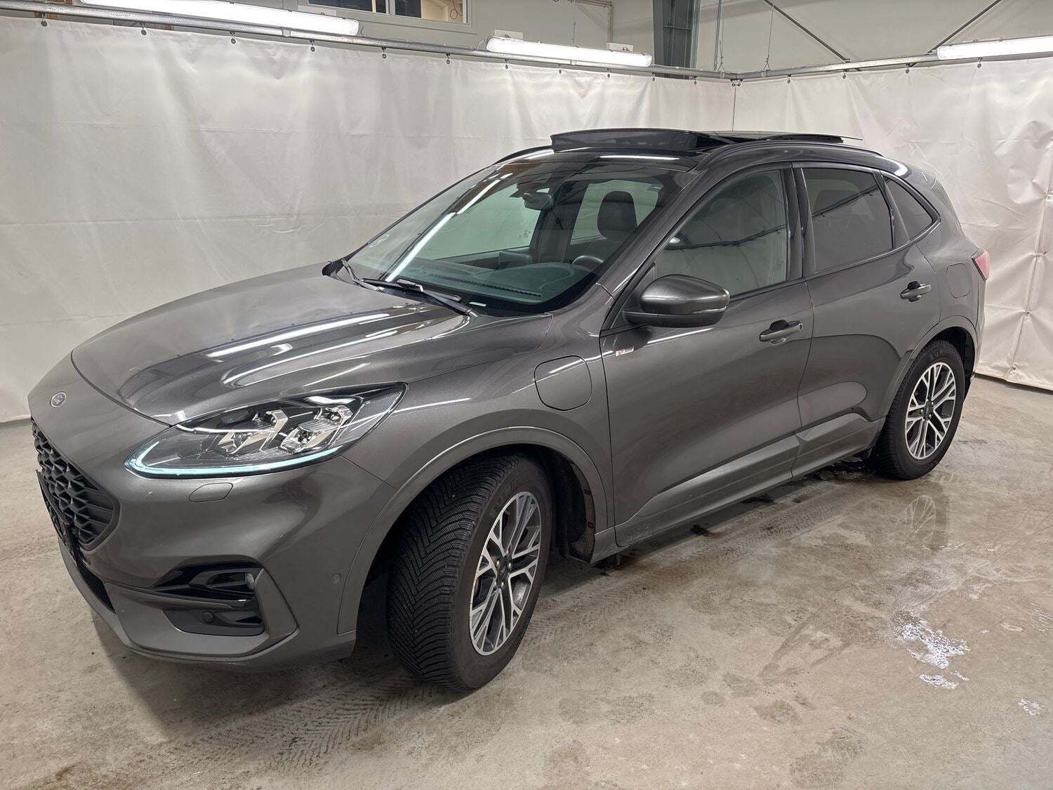 Ford Kuga 2,5 PHEV ST-Line X CVT
