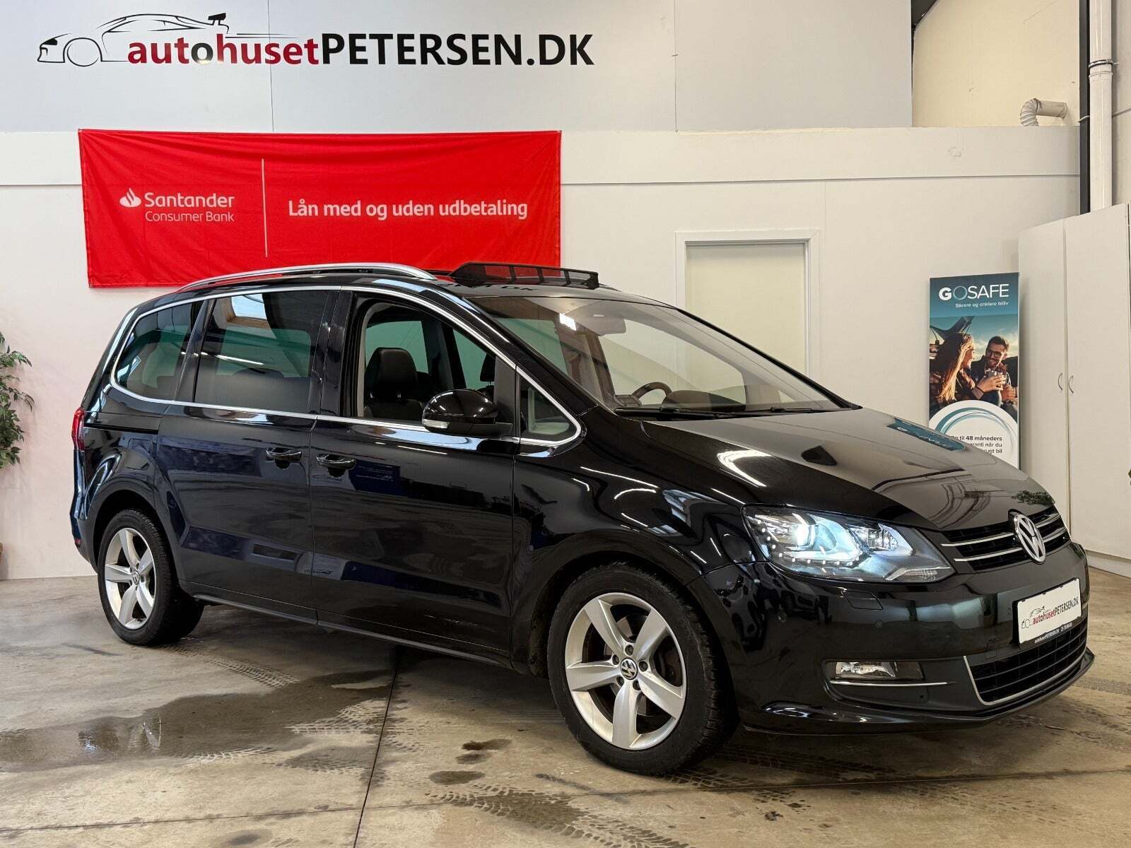 Sort VW Sharan fra 2011