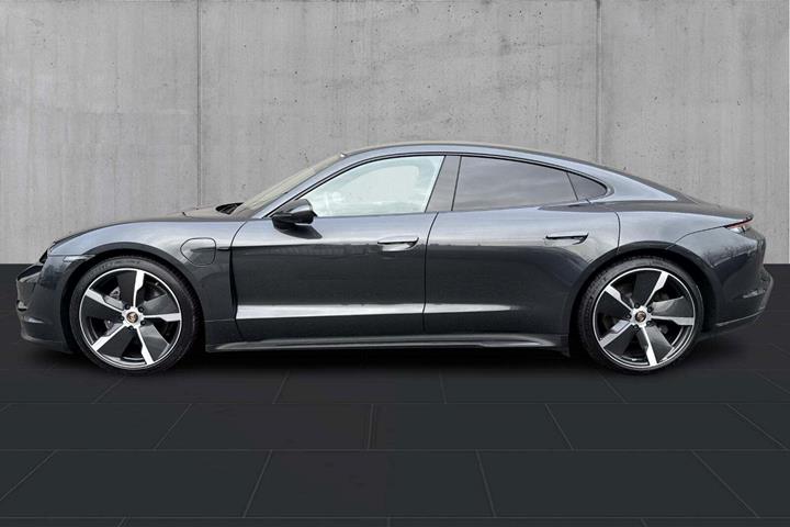 Grå Porsche Taycan fra 2021