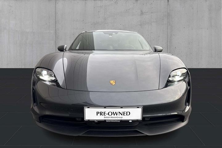 Grå Porsche Taycan fra 2021