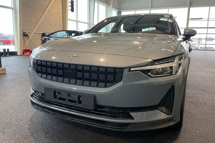 Grå Polestar 2 fra 2023