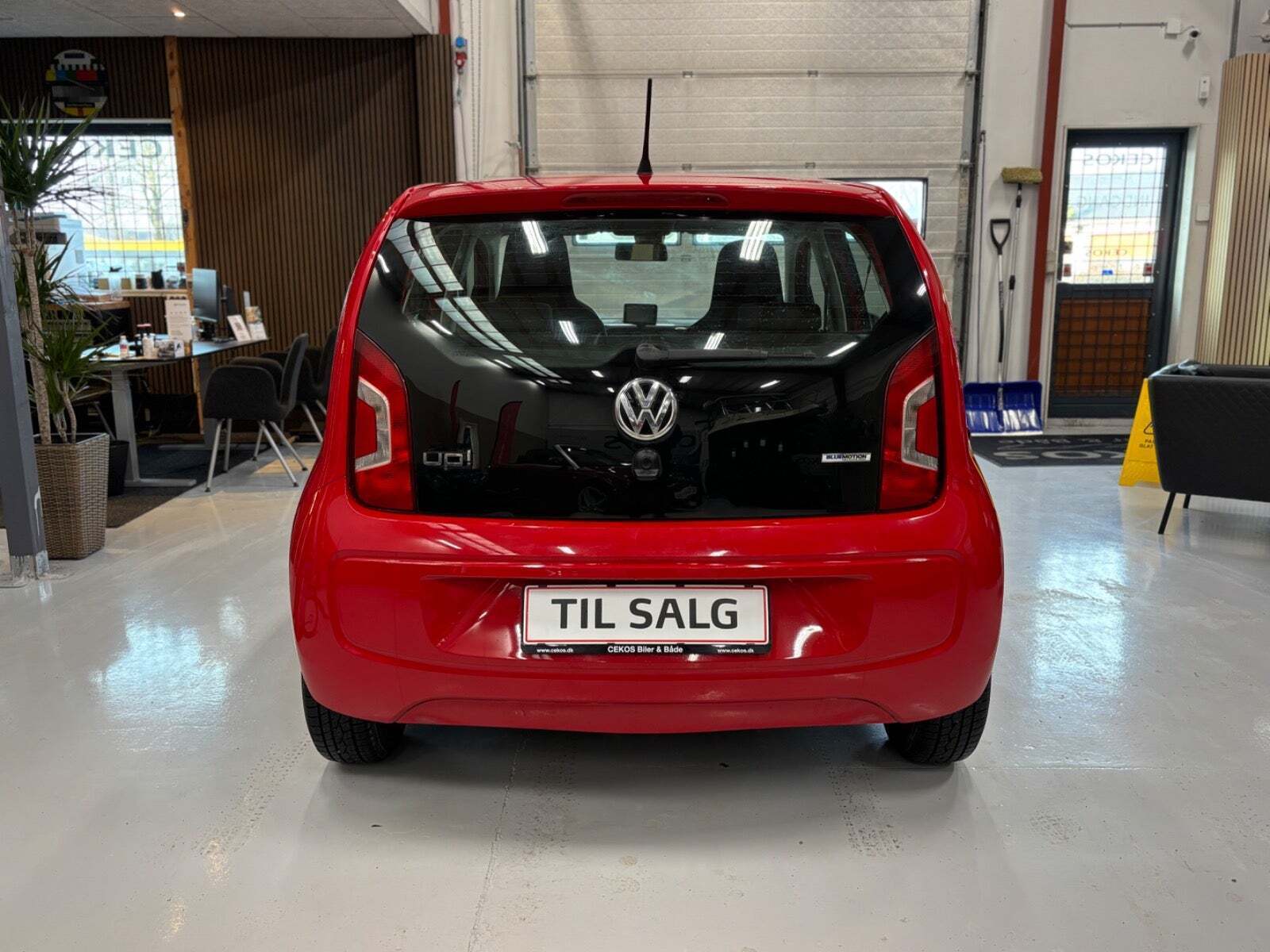 Rød VW UP! fra 2016
