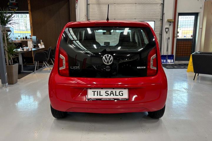Rød VW UP! fra 2016