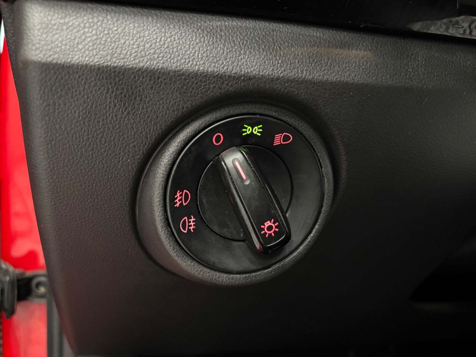 Rød VW UP! fra 2016