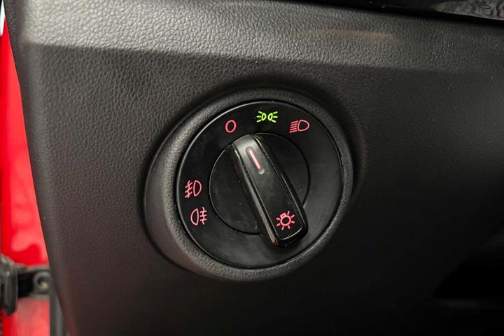 Rød VW UP! fra 2016