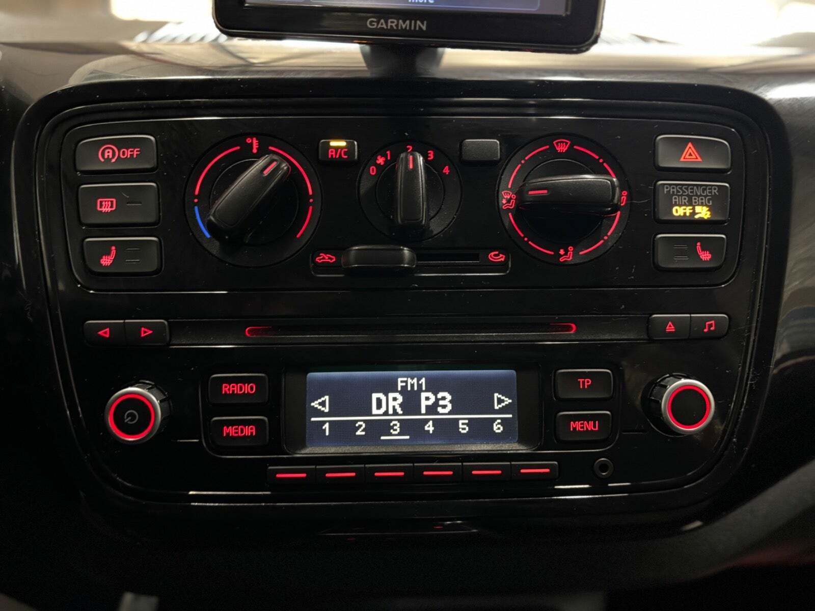 Rød VW UP! fra 2016