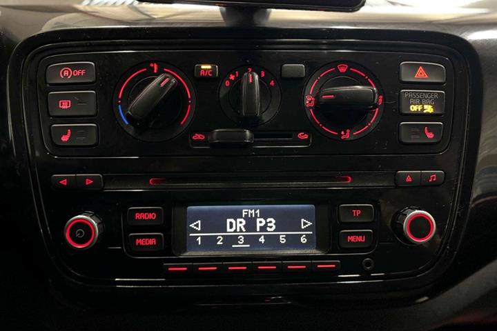 Rød VW UP! fra 2016