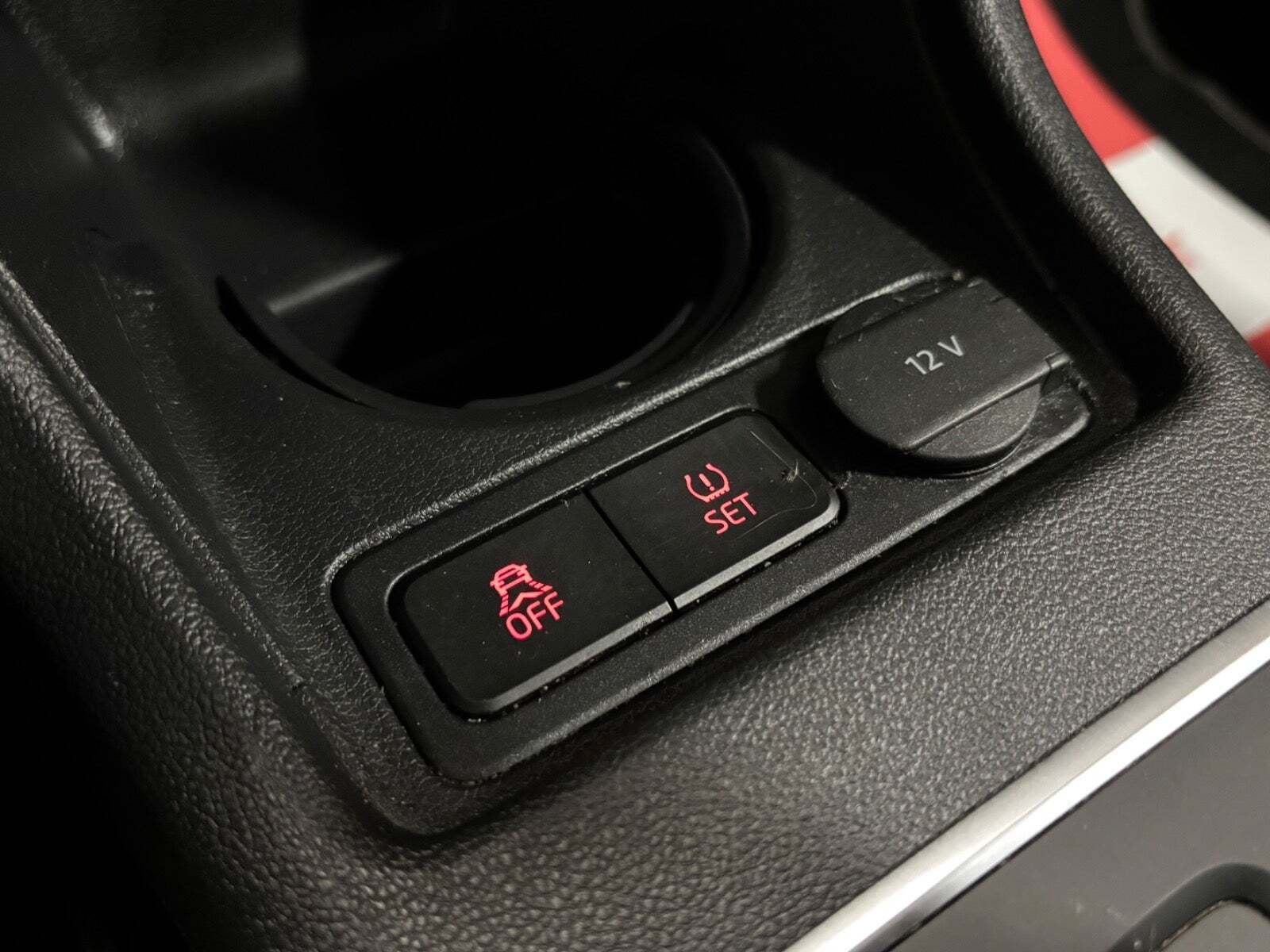 Rød VW UP! fra 2016