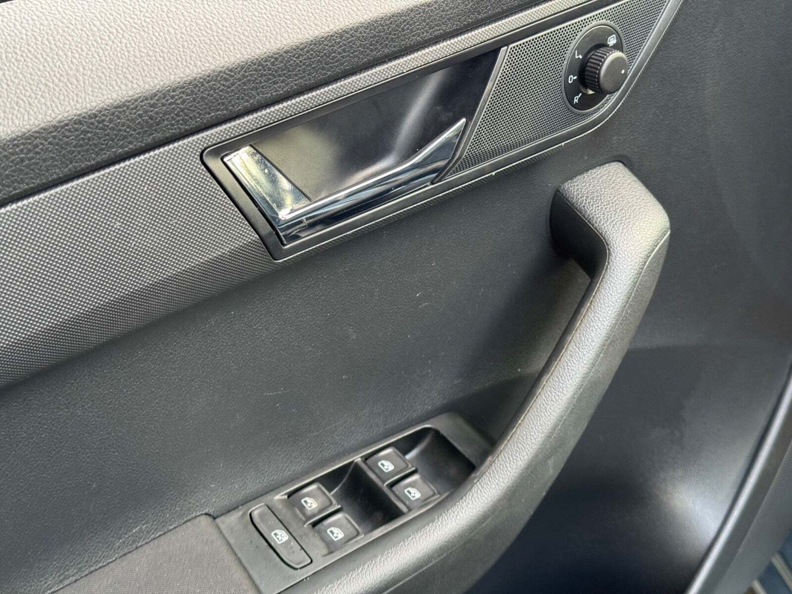 Grå Skoda Fabia fra 2019