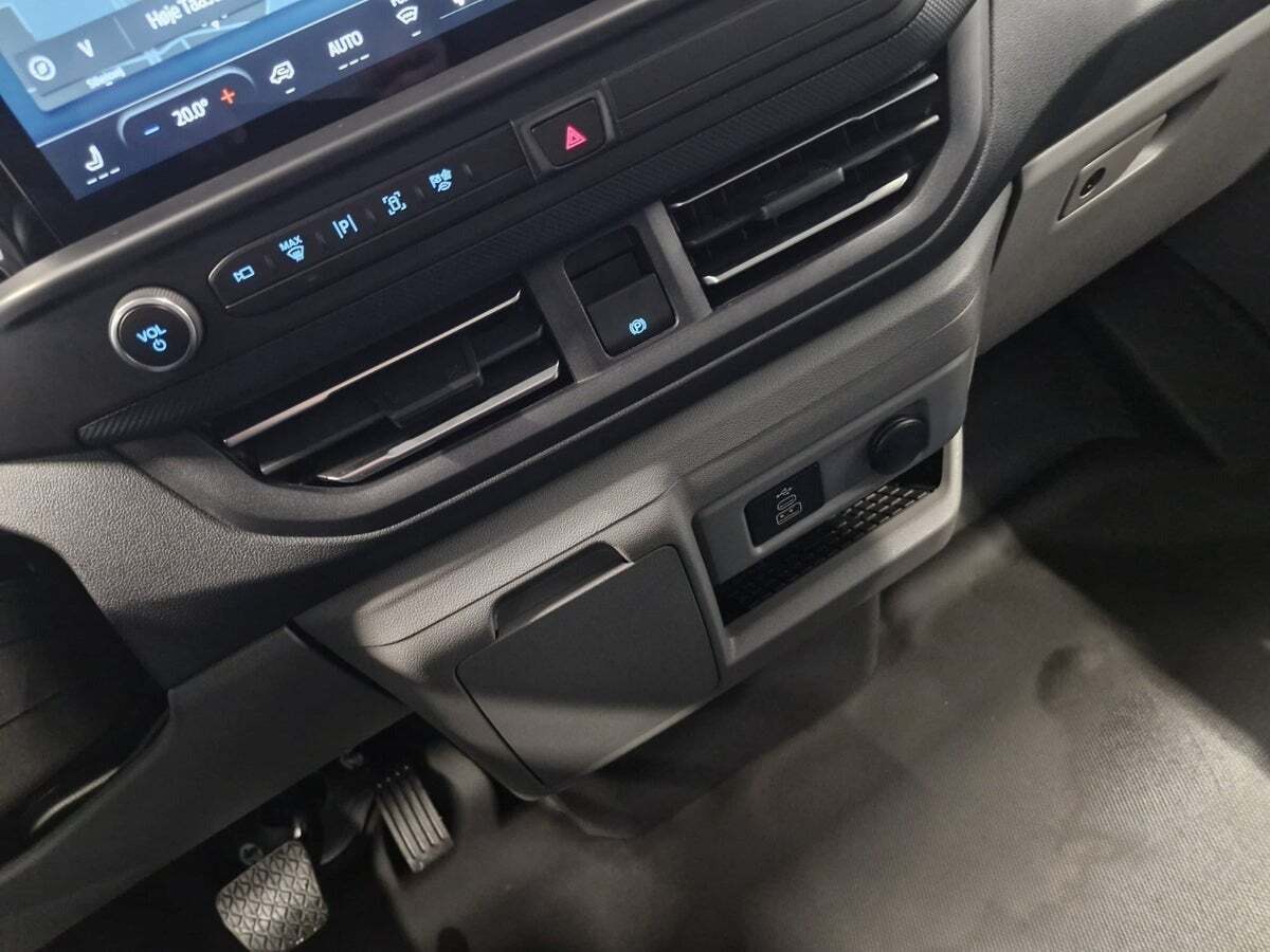 Grå Ford E-Transit Custom 320S fra 2025