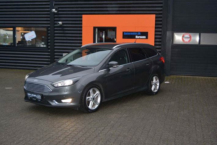 Grå Ford Focus fra 2016