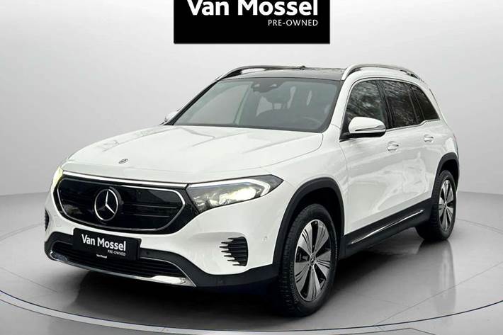 Hvid Mercedes EQB250 fra 2023 set udefra