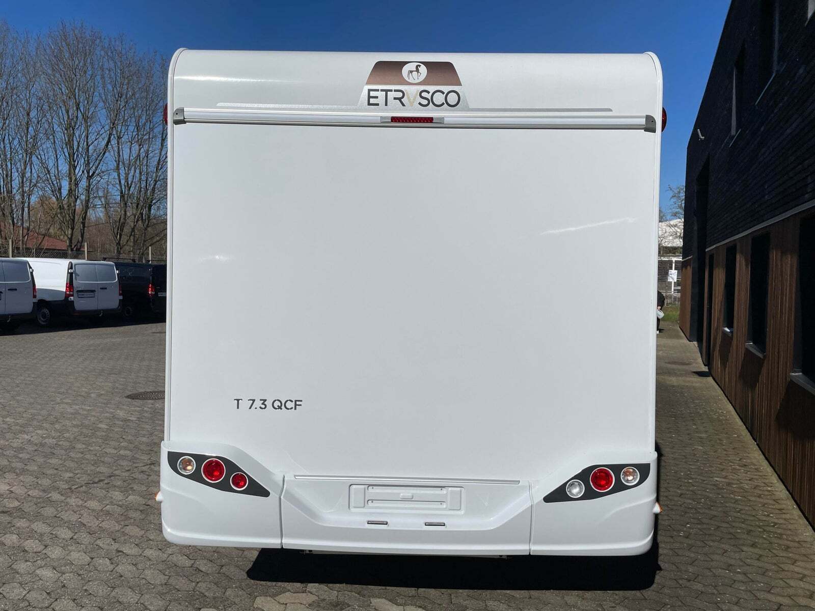 Hvid Etrusco T 7.3 QCF fra 2026 set udefra