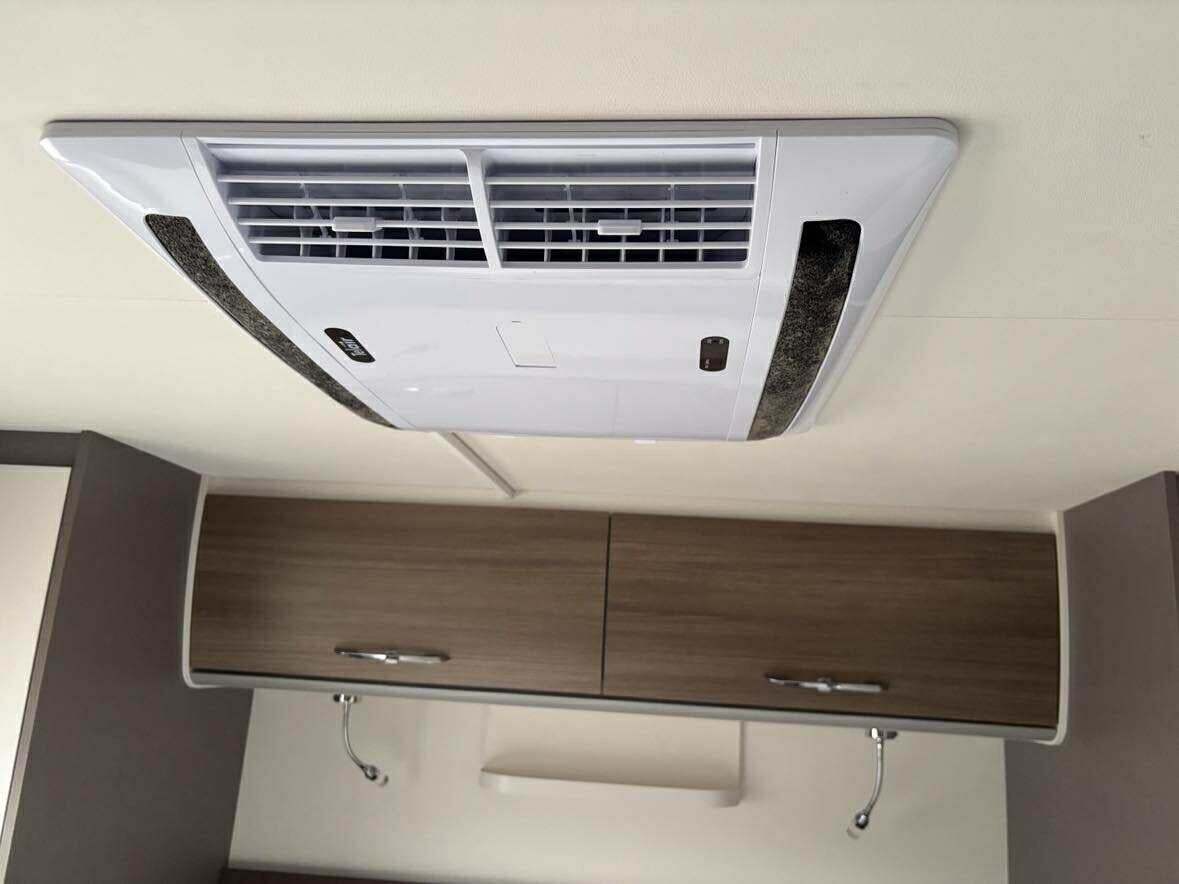 Hvid Etrusco I7400QB fra 2022