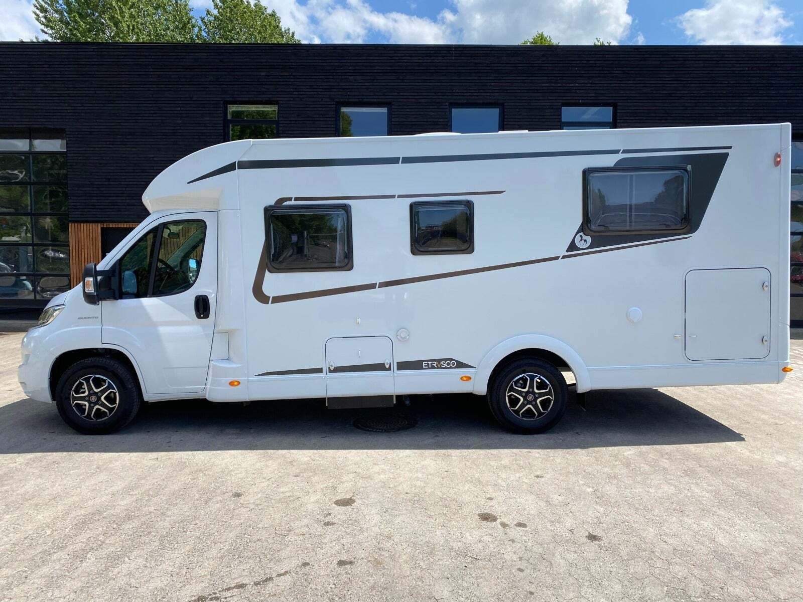 Etrusco T7400QB 2,3 MJT aut.