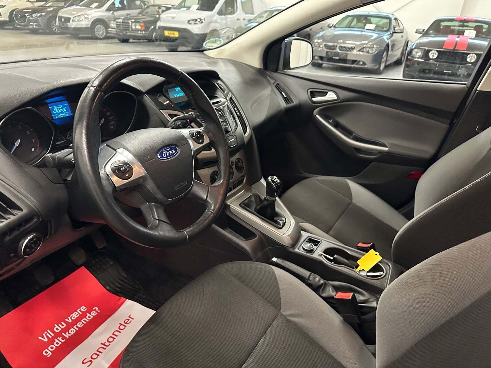 Blå Ford Focus fra 2014