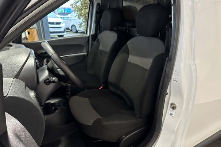 Hvid Dacia Dokker fra 2020