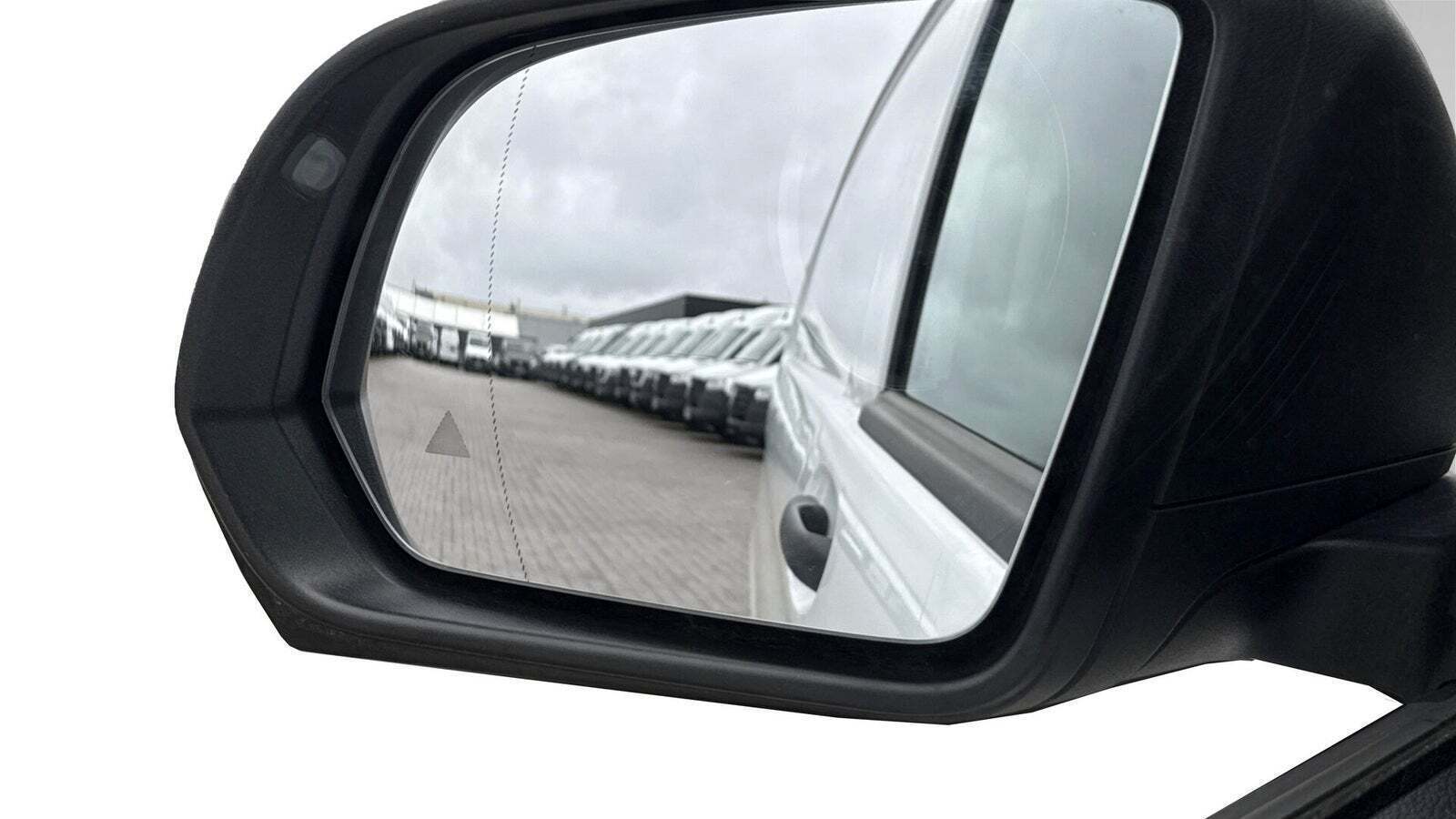 Hvid Mercedes Vito 114 fra 2022