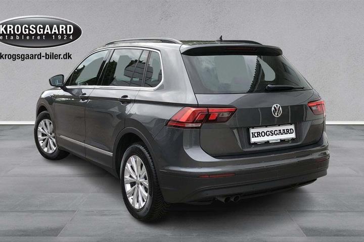 Grå VW Tiguan fra 2019
