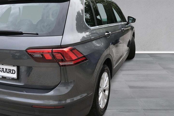 Grå VW Tiguan fra 2019