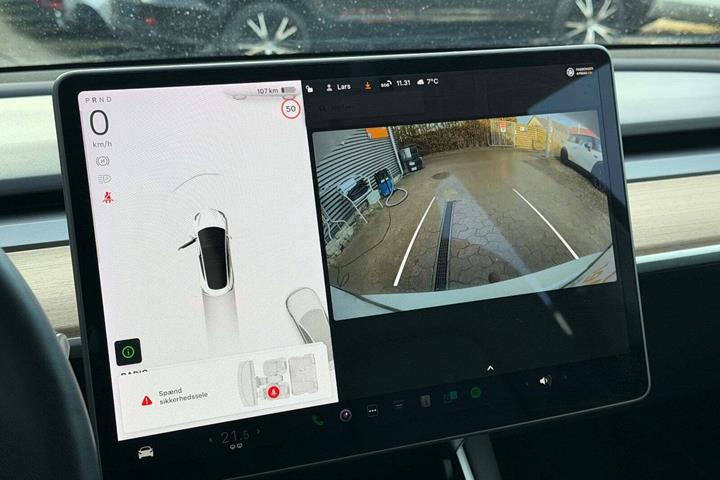 Hvid Tesla Model 3 fra 2020