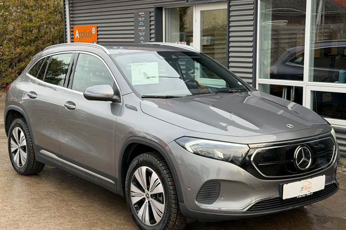 Grå Mercedes EQA250 fra 2021 set udefra