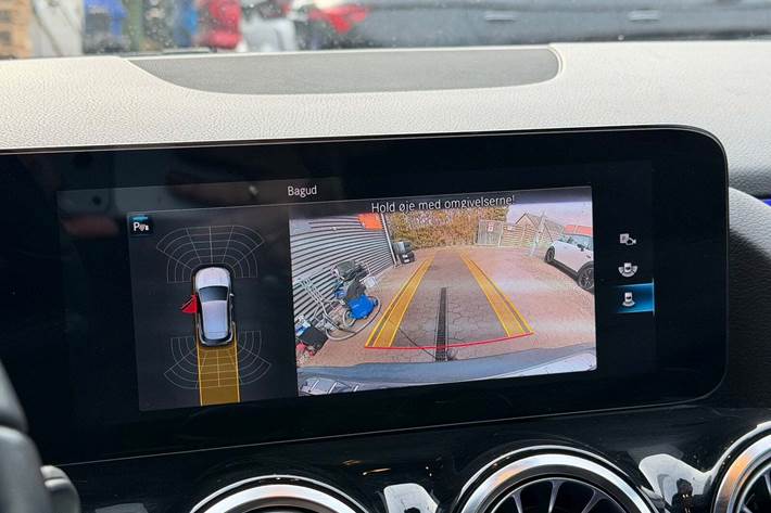 Grå Mercedes EQA250 fra 2021