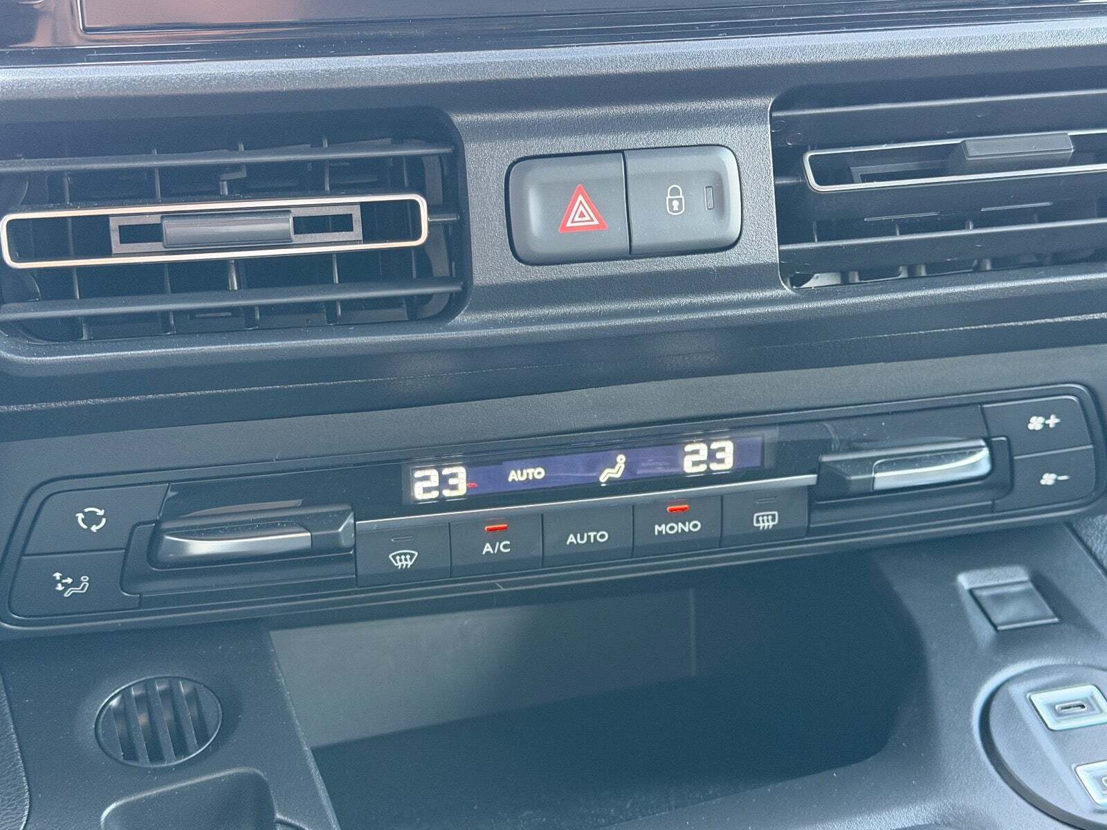 Hvid Citroën ë-Berlingo fra 2024