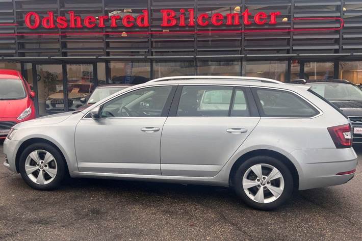 Sølv Skoda Octavia fra 2019
